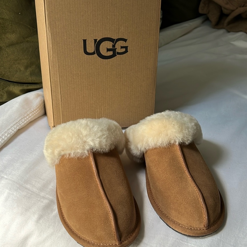 UGG W/ SCUFFETTE II NEW
